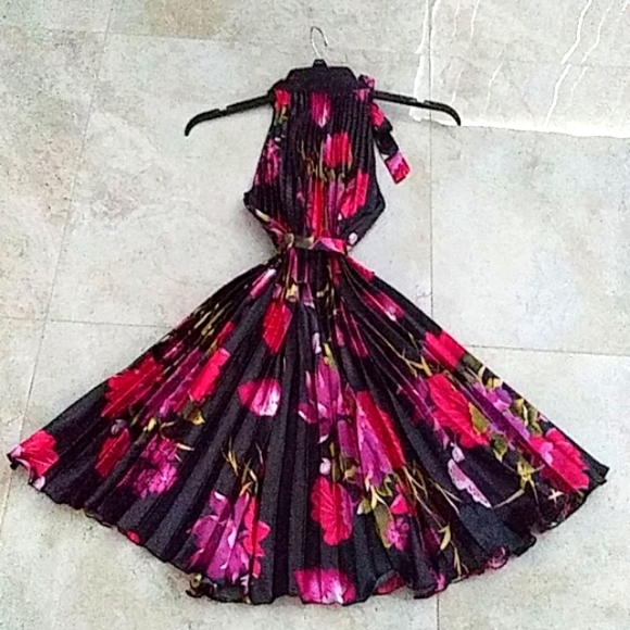 India Boutique Floral Dress - Picture 2 of 2